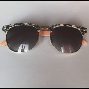 BRAND NEW Sunglasses | cool for the summer